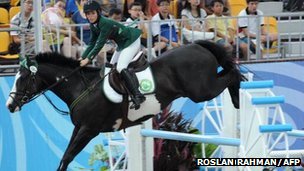 BBC News - London 2012 Olympics: Saudis allow women to compete